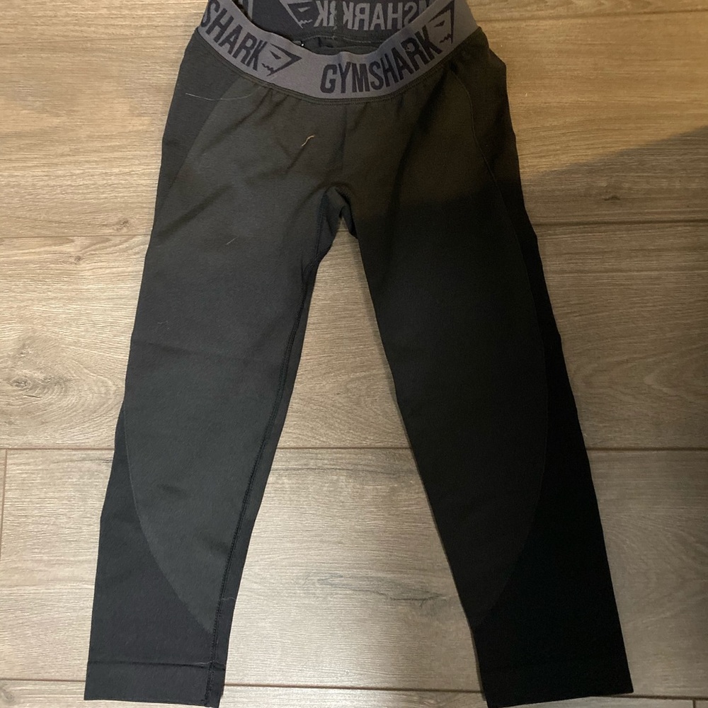 Gymshark cropped leggings.
